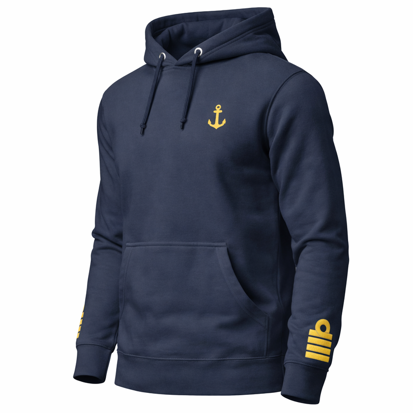 Kapuzenpullover in Kapitänsuniform.