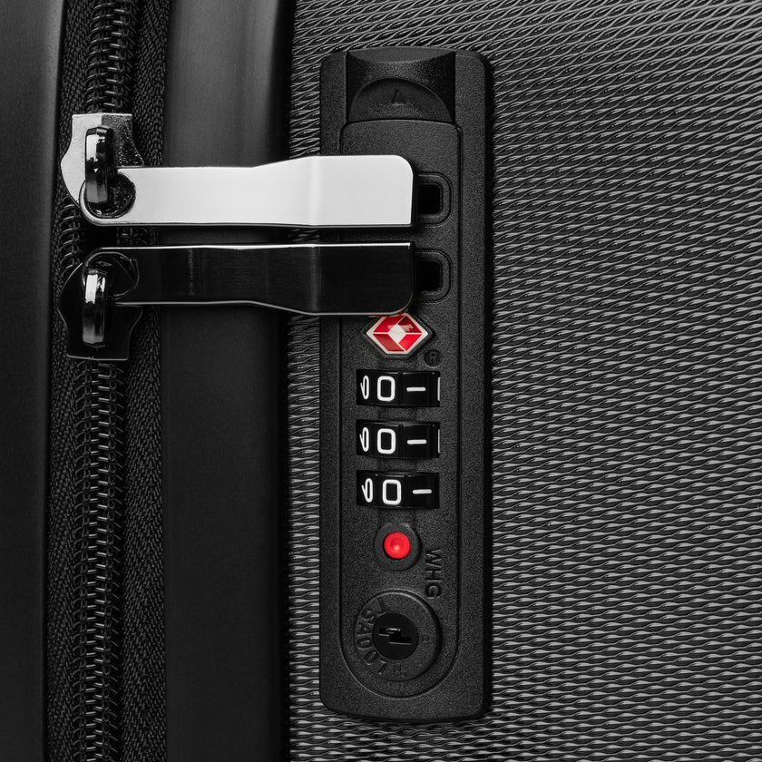 Personalized Hard-Shell Suitcase with 360° Spinner Wheels